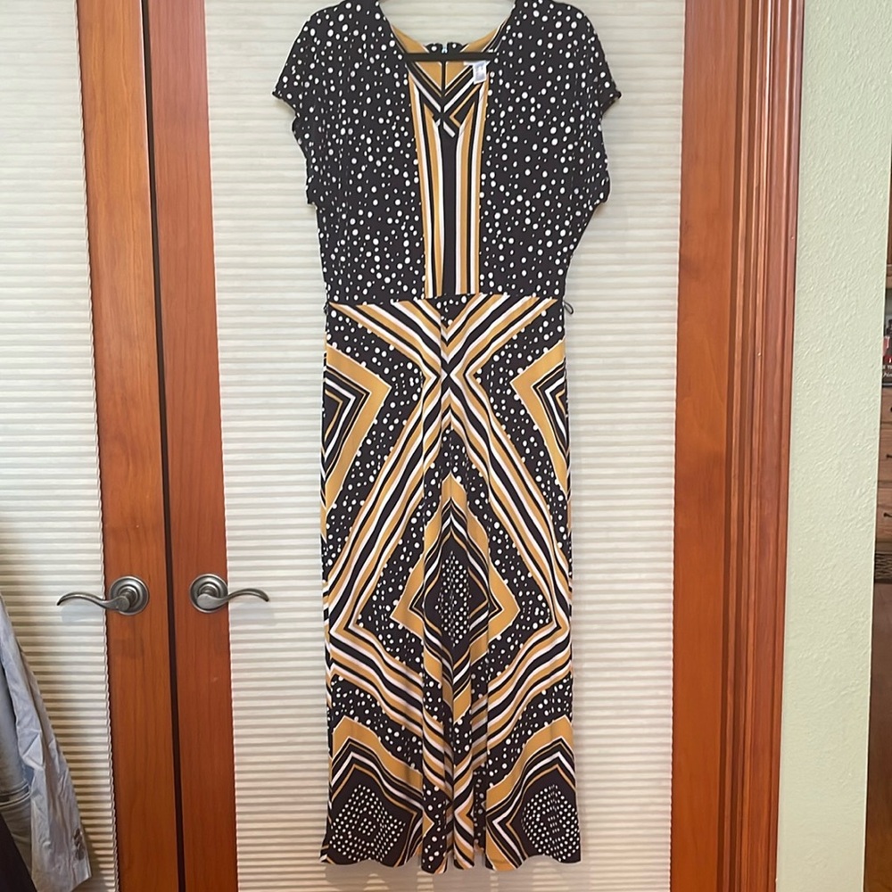 London times V-neck maxi dress, short sleeve size 10 yellow/navy white polkadots